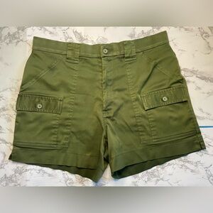 Sportif Lisa Women Green Shorts Size 36